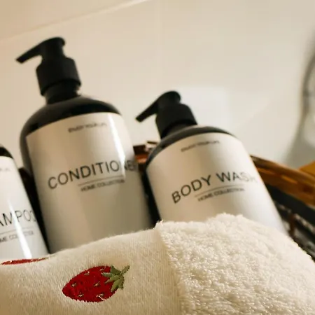 The Mirrorbubble Апартаменты Шкодер